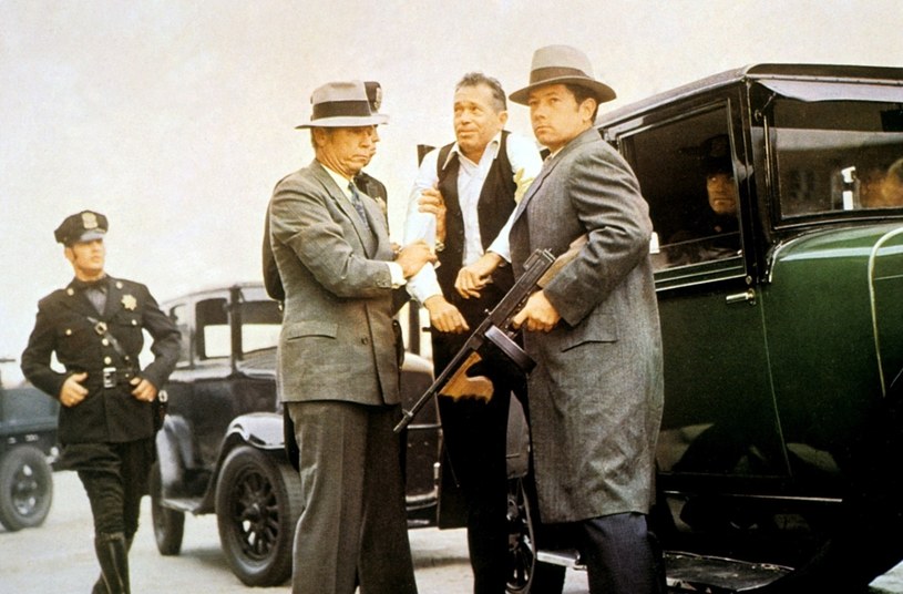 Dillinger wiele razy trafiał w ręce policji. Jednak był odporny na resocjalizację /East News