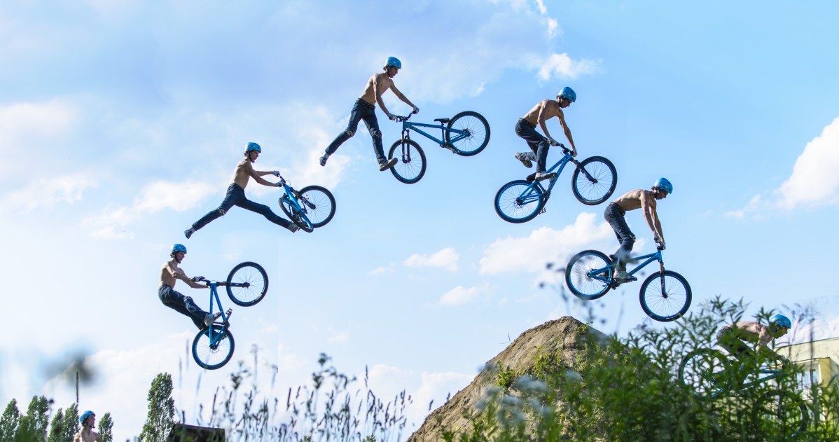 Dirt jumping to jeden z najbardziej fascynujących sportów ekstremalnych na świecie /badphoto / Konrad Ruciński /materiały prasowe
