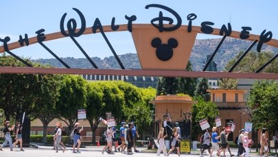 Disney tonie w pieniądzach… i zwalnia setki ludzi. Co się dzieje?