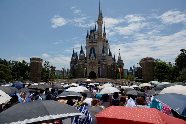 Disneyland w Japonii /FRANCK ROBICHON /PAP/EPA