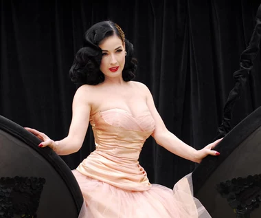 Dita Von Teese chce w 2016 roku odpocząć od e-maili 