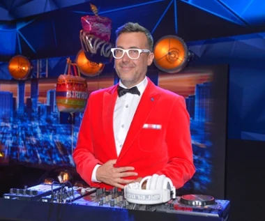 DJ Adamus & Electro Syreny na Dzień Kobiet. Cover "Babę zesłał Bóg"