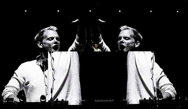 DJ Avicii podczas występu w Lizbonie w 2016 roku /JOSE SENA GOULAO /PAP/EPA