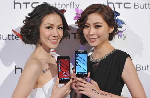 Dla HTC najważniejsze są drogie smartfony /AFP