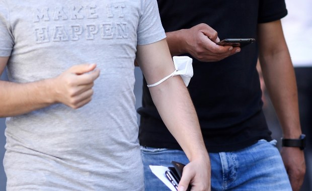 Dla kogo zwolnienie z noszenia maseczek? 