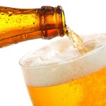 Dla piwa złamali prawo. Złodziej i pijany motorowerzysta staną przed sądem