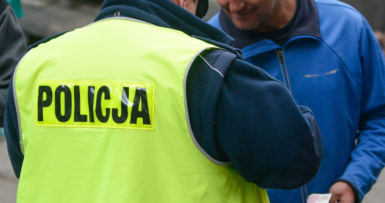 Dla policjantów biorących łapówki nie ma pobłażania wśród kolegów po fachu /Piotr Kamionka /East News