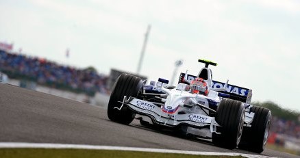 Dla Roberta Kubicy wyścig na Silverstone już się zakończył /AFP