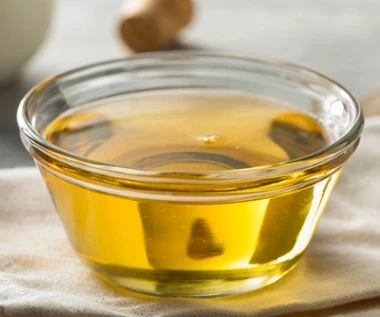 Dla seniorów jest jak naturalne lekarstwo. Ten olej chroni serce, pomaga w zasypianiu i poprawia pamięć