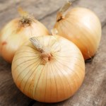 cebula Dlaczego cebula wyciska łzy i co zrobić, żeby oczy nie piekły?