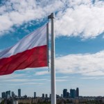 Dlaczego dziś wywieszamy flagi? Mało kto zna tę historię