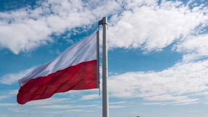 Dlaczego dziś wywieszamy flagi? Mało kto zna tę historię