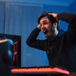 psychologia Dlaczego gaming budzi w nas potwora? Wyłącz złość, zanim rozbijesz klawiaturę
