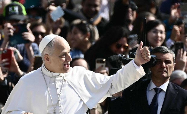 Dlaczego księżmi mogą być wyłącznie mężczyźni? Papież Leon XIV wyjaśnia