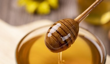 Dlaczego miód warto stosować w domowych maseczkach do twarzy? Tajemnica naturalnej pielęgnacji skóry