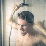 Dlaczego najlepsze pomysły przychodzą pod prysznicem? Naukowcy mają odpowiedź
