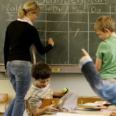 Dlaczego nauczyciele coraz częściej niedomagają? /AFP