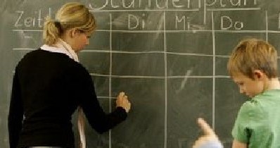 Dlaczego nauczyciele coraz częściej niedomagają? /AFP