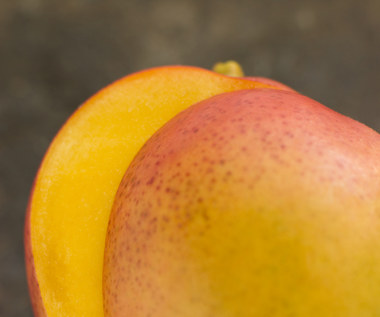 Dlaczego nie należy wyrzucać skórki z mango?