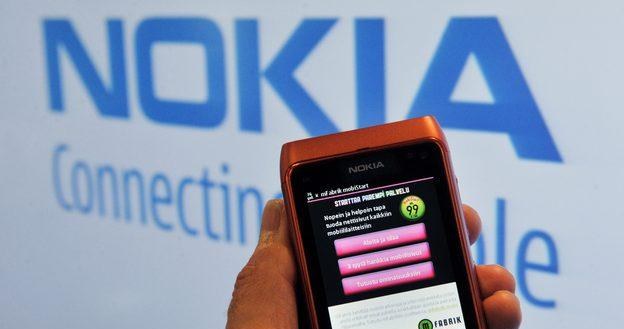 Dlaczego Nokia przegrywa w smartfonowych rankingach? /AFP