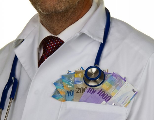 Dlaczego pacjenci nie odczuwają, że wydatki na ich zdrowie rosną? W górę poszły lekarskie pensje /&copy; Panthermedia