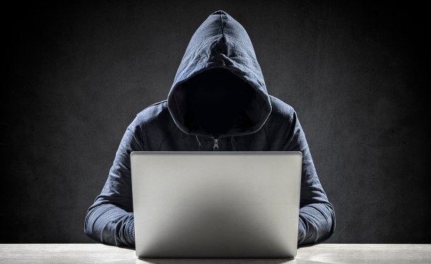 Dlaczego padamy ofiarami cyberoszustów? TOP 5 popełnianych błędów