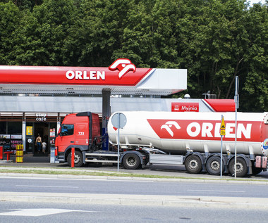 Dlaczego paliwo w Polsce tak bardzo podrożało? Czy to wina Orlenu i Lotosu?
