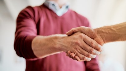 Dlaczego podajemy sobie ręce? To jeden z najstarszych gestów ludzkości  