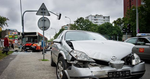 Dlaczego Polacy masowo giną na drogach? /PAP