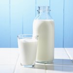 Dlaczego powinniśmy unikać odtłuszczonego mleka?