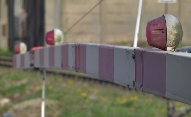 Dlaczego rogatki nie zostały opuszczone? Nowe ustalenia RMF FM ws. groźnej sytuacji na torach