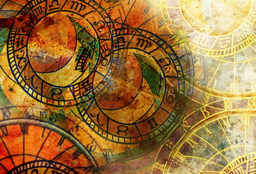Dlaczego ulegamy magii horoskopów? /123RF/PICSEL