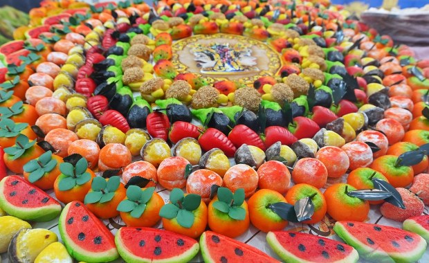 Dlaczego w listopadzie Sycylia pachnie marcepanem? Słodkie tradycje na Dzień Zaduszny 