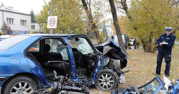 Dlaczego w Polsce dochodzi do tak wielu wypadków? /PAP