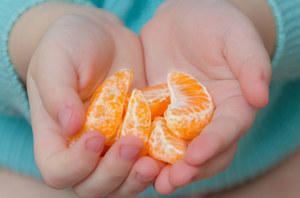 Dlaczego warto jeść mandarynki? Usprawnią trawienie i wymiotą z jelit złogi  
