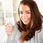 Dlaczego warto pić wodę z samego rana?