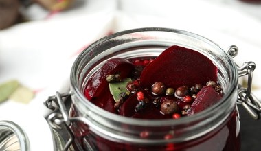 Dlaczego zakwas z buraków zrobił się gęsty? Nie wyrzucaj, możesz go uratować