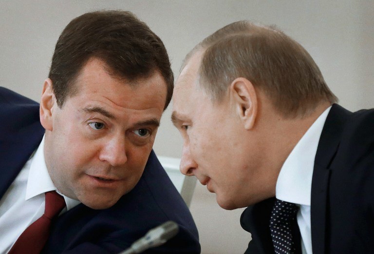 Dmitrij Miedwiediew i Władimir Putin /AFP
