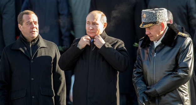 Dmitrij Miedwiediew, Władimir Putin i Sergiej Szojgu /AFP /East News