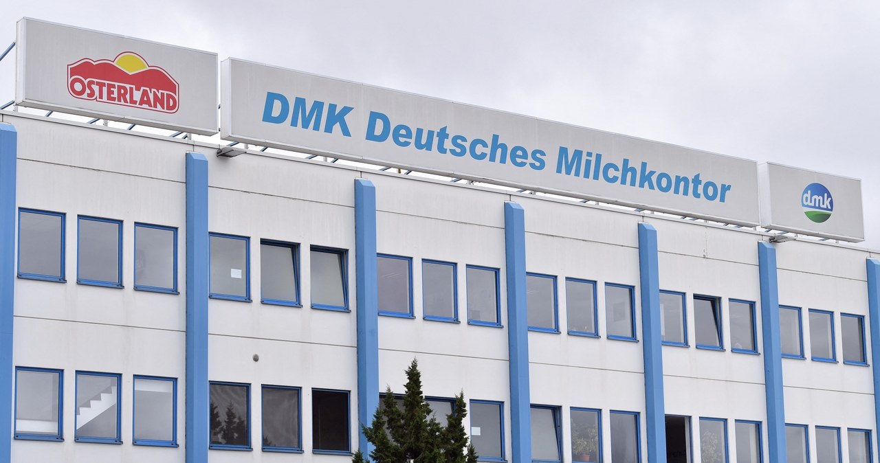 DMK Deutsches Milchkontor jest jednym z największych koncernów mleczarskich w Niemczech /MARTIN SCHUTT / dpa-Zentralbild / dpa Picture-Alliance via AFP /AFP