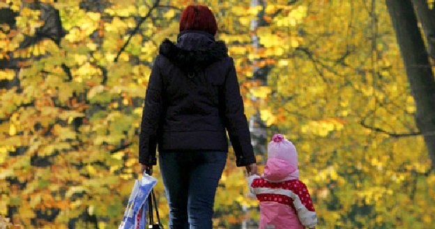 Do 1 września matki mogą ubiegać się o umorzenie składek na ubezpieczenie społeczne /AFP