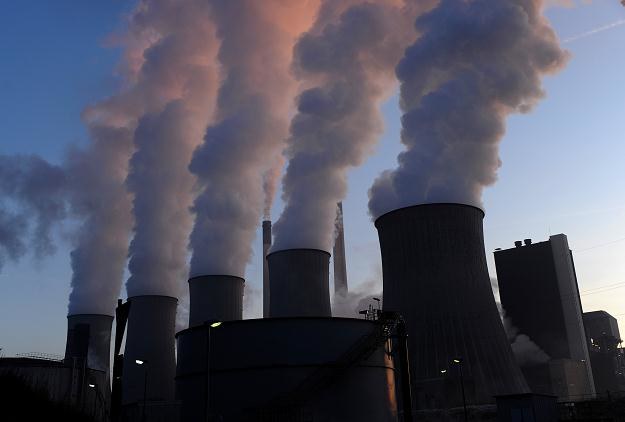 Do 2020 roku Unia Europejska ograniczy emisję CO2 o 20 proc. /AFP