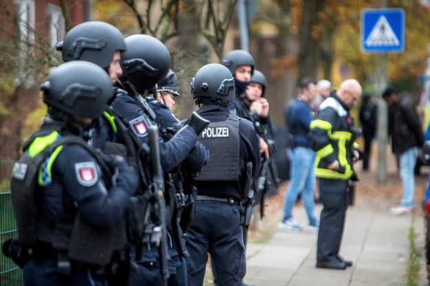 Do akcji skierowanych zostało kilkuset policjantów /Blaulicht-News.de /PAP/EPA