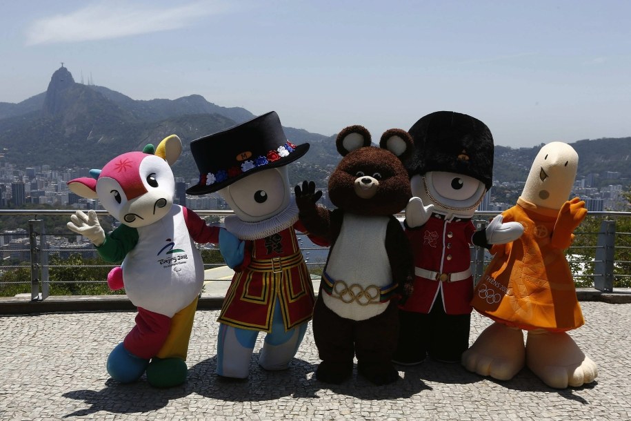 Do Brazylii zjechały maskotki poprzednich igrzysk olimpijskich /MARCELO SAYAO /PAP/EPA