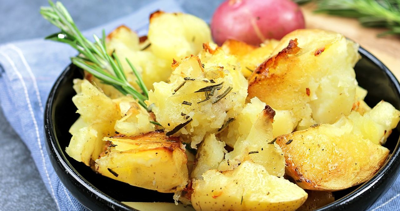 Do czego dodawać rozmaryn? W tych potrawach sprawdzi się najlepiej. /Sebastioan moldoveanu's Images /Canva Pro