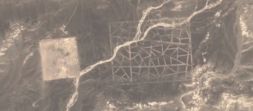 Do czego służy dziwny obiekt zbudowany przez Chińczyków na pustyni Gobi? /YouTube