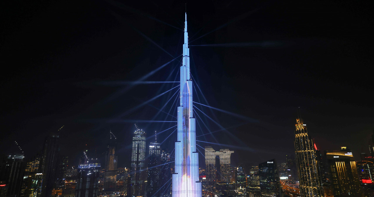 Do dzisiaj Burdż Chalifa pozostaje największym wieżowcem świata /AFP /East News