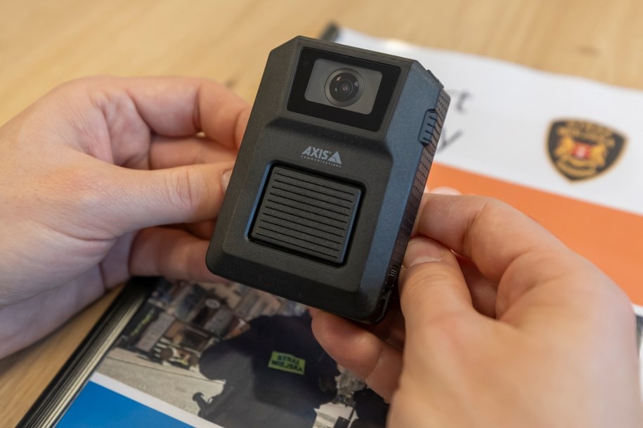 Do gdańskiej straży miejskiej trafiły pierwsze wideorejestratory /Grzegorz Mehring/ gdansk.pl /Materiały promocyjne