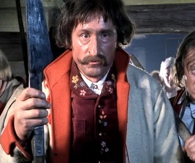 Do grania w filmach Andrzeja Wajdy powrócił przy okazji "Wesela" (1973), w którym wcielił się w Czepca. "Po pierwszym ujęciu wyszedłem, zamachnąłem się kosą i uciąłem dwie gęsie głowy. Scenę trzeba było powtórzyć, więc przed dublem podbiegli do mnie członkowie ekipy prosząc, żebym tak celował, żeby tych gęsich głów więcej poleciało. Oni te gąski natychmiast sobie skubali i mieli na bankiety. Im więcej było gąsek bez głów, tym większe były przyjęcia. Stąd miałem motywację, żeby ich jak najwięcej ściąć" - wspominał po latach.