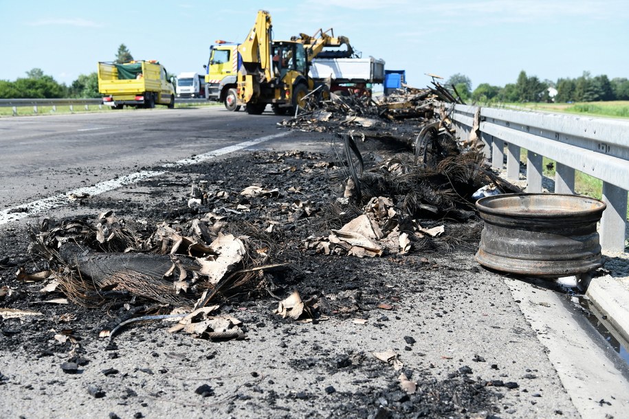 Do groźnego pożaru doszło w nocy między węzłami Przeworsk i Rzeszów Wschód /Darek Delmanowicz /PAP